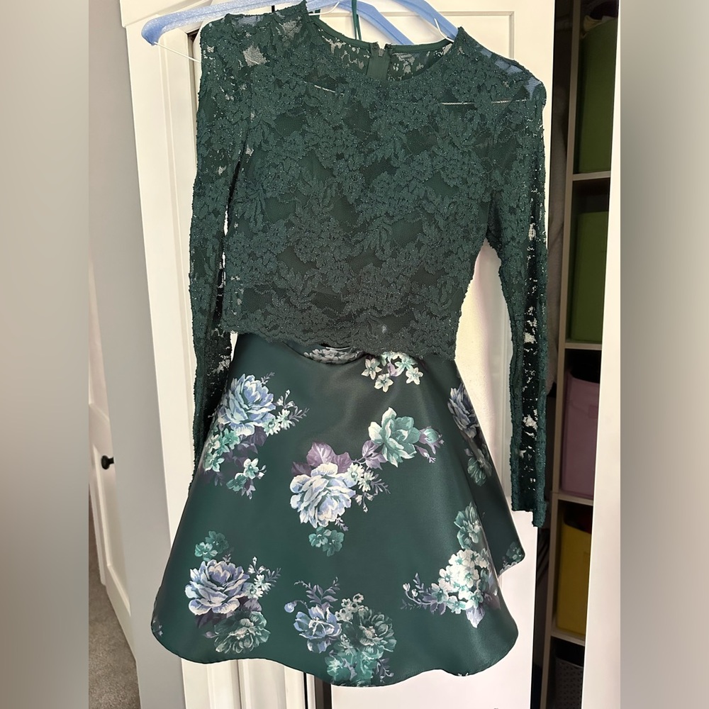 Juniors 2 piece Dark Green